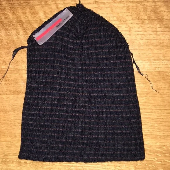***Host Pick*** Vintage 90s PRADA Sport ribbed knitted beanie hat unisex - Picture 10 of 16